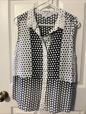 Liverpool Sleeveless Polka Dot Button-Front Camisole - Black & White